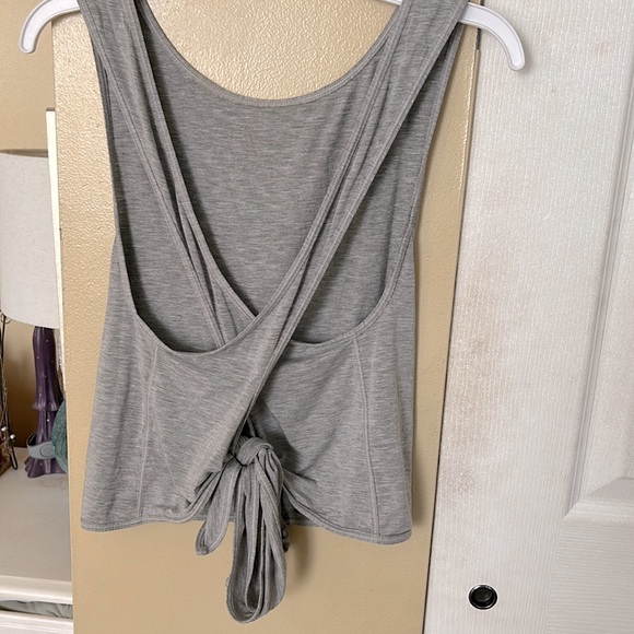 lululemon tank - Picture 3 of 4
